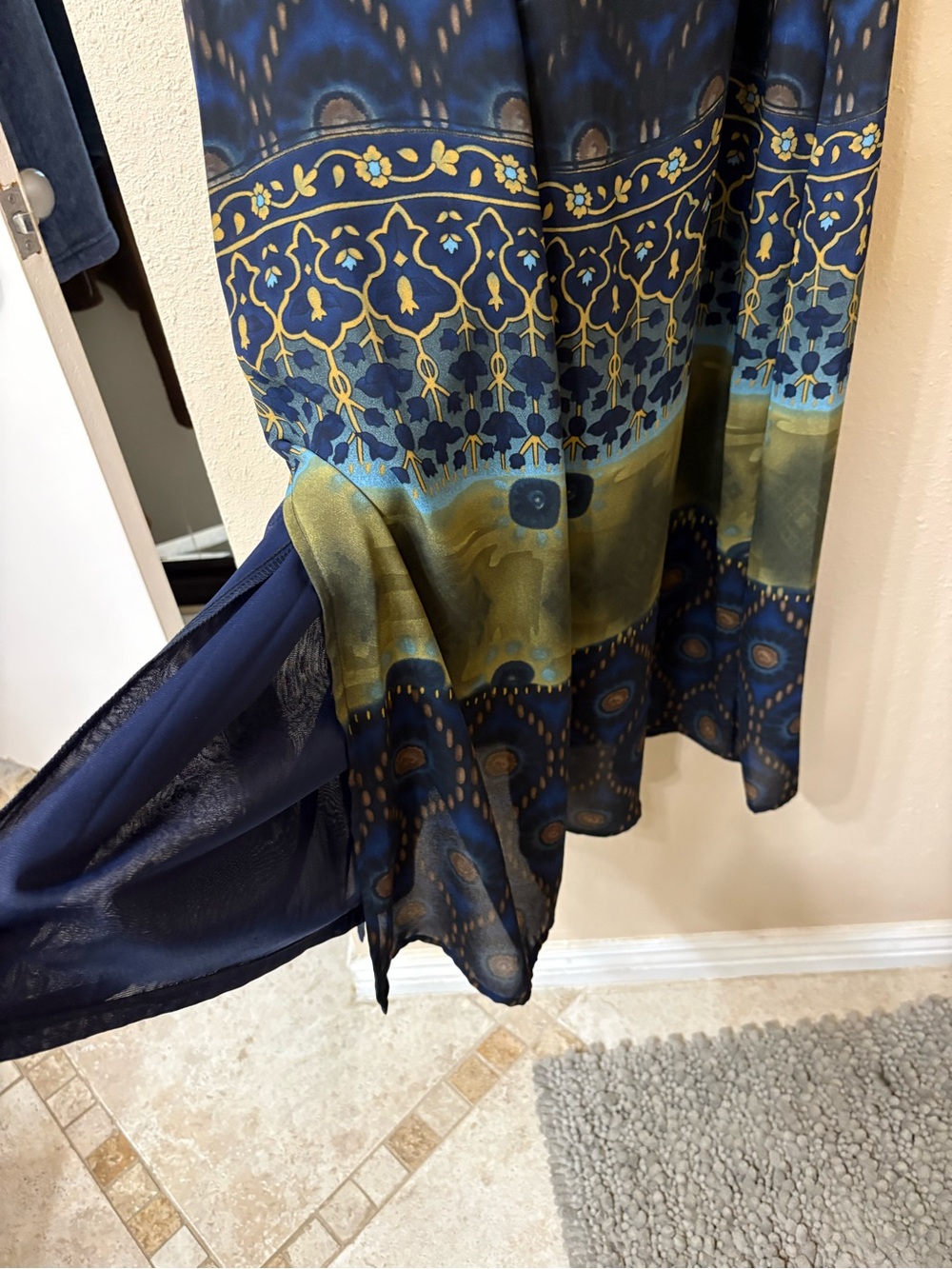 Sleeveless Navy and Olive Patterned Maxi Dress - Picture 4 of 5